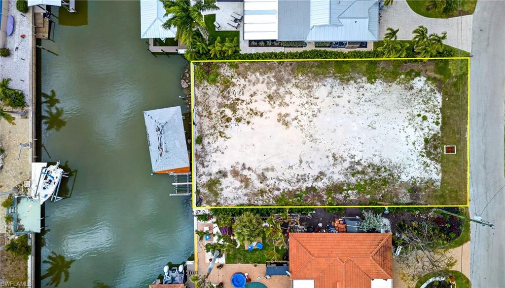 LAGUNA SHORES - Land