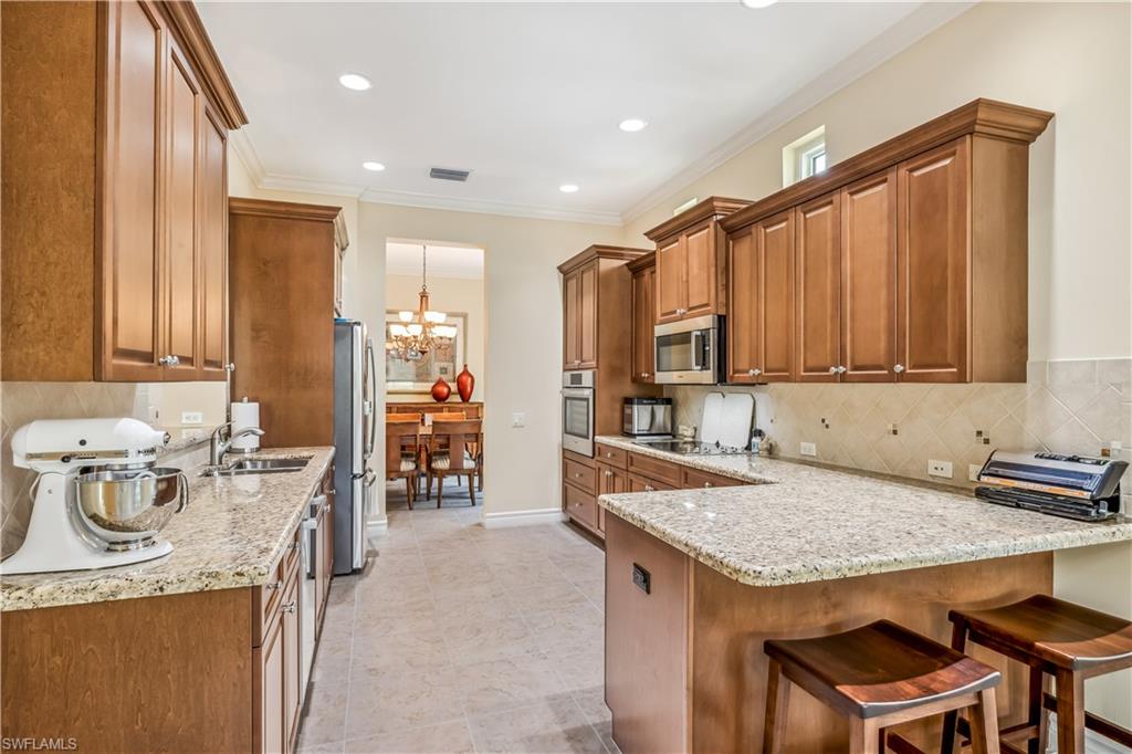 COUNTRY CLUB - Residential