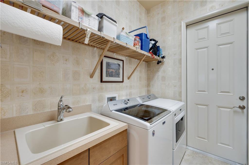 COUNTRY CLUB - Residential