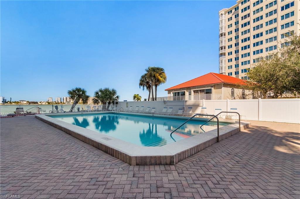 LOVERS KEY BEACH CLUB - Residential