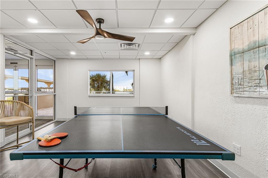 LOVERS KEY BEACH CLUB - Residential