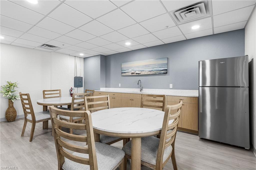 LOVERS KEY BEACH CLUB - Residential