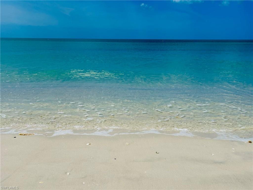 BAREFOOT BEACH CLUB - Residential