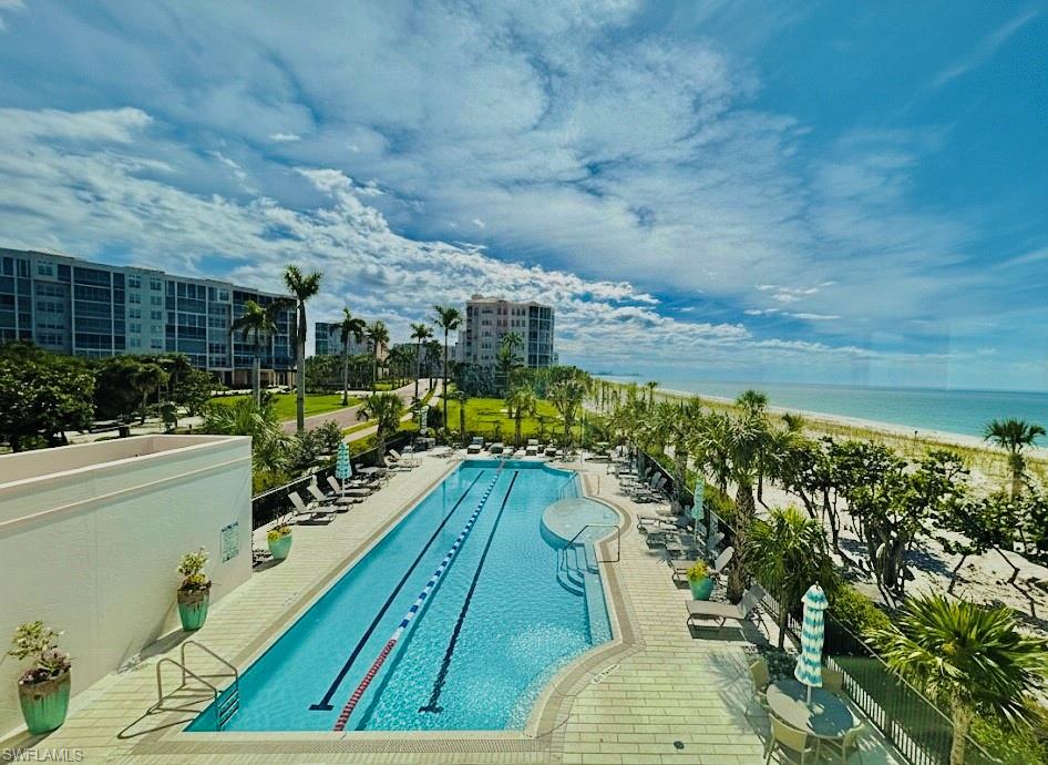 BAREFOOT BEACH CLUB - Residential