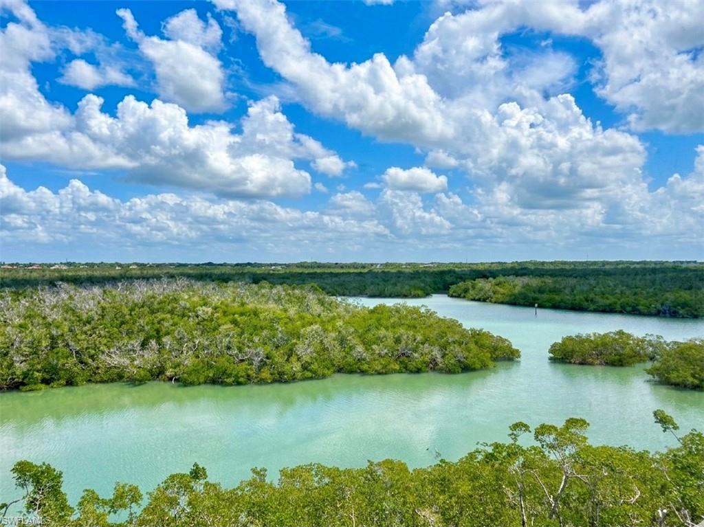 BAREFOOT BEACH CLUB - Residential