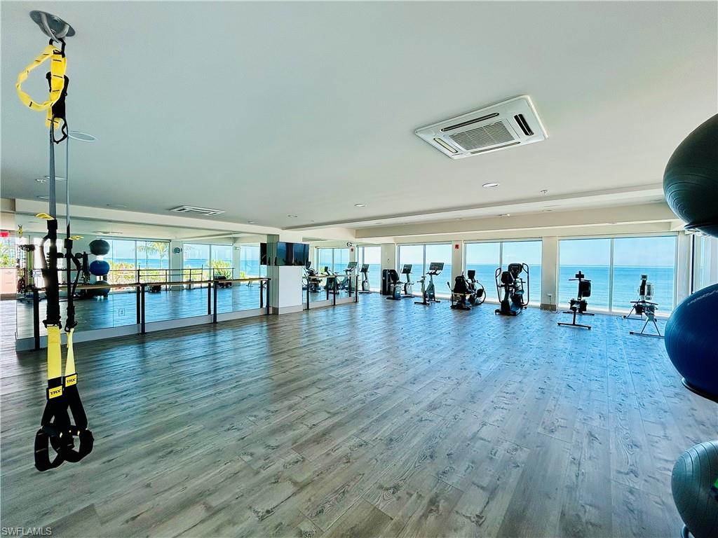 BAREFOOT BEACH CLUB - Residential