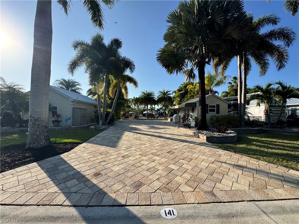 RIVERBEND MOTORCOACH RESORT - Land