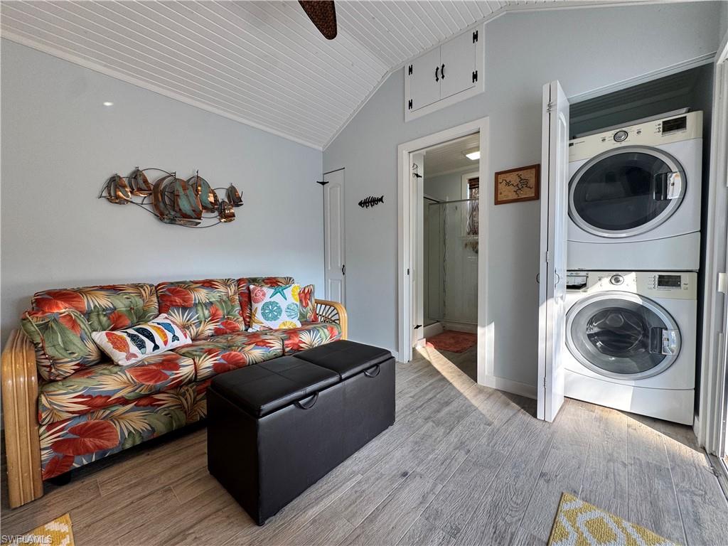 RIVERBEND MOTORCOACH RESORT - Land