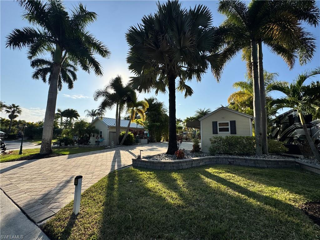 RIVERBEND MOTORCOACH RESORT - Land