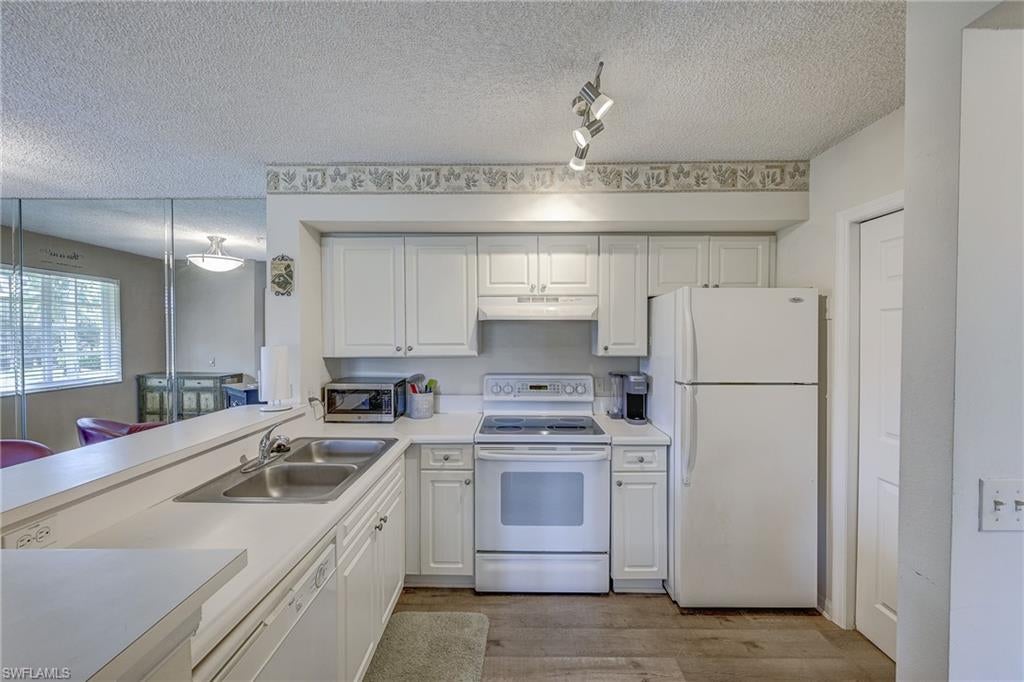 1185 Wildwood Lakes BLVD 208