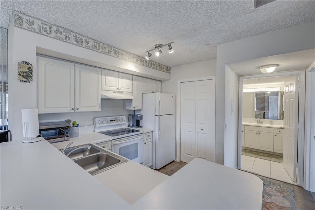 1185 Wildwood Lakes BLVD 208