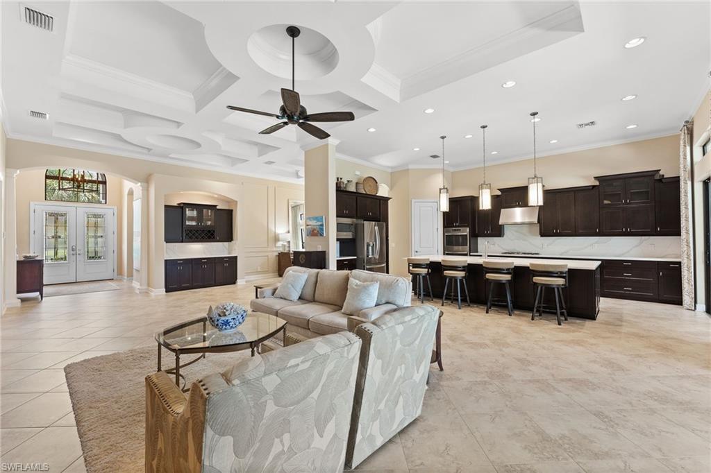 ESPLANADE - Residential Lease