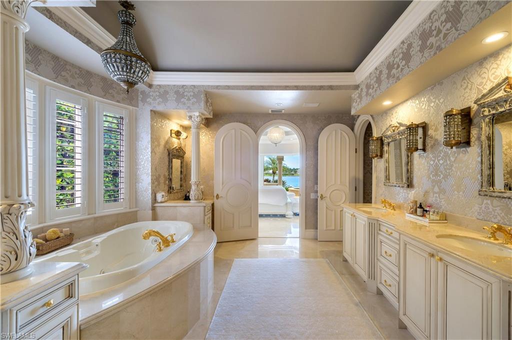 ROYAL HARBOR - Residential