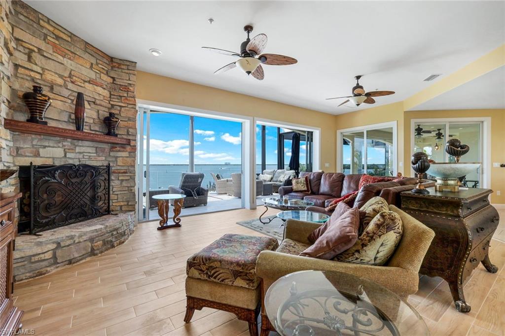 FLAMINGO HARBOUR CONDO - Residential