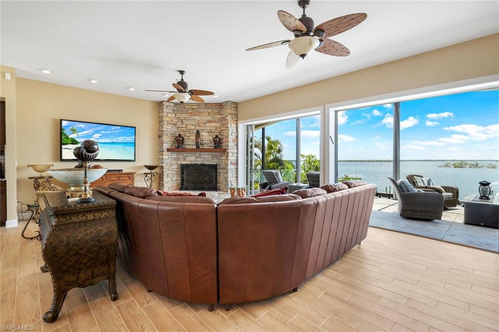 FLAMINGO HARBOUR CONDO - Residential