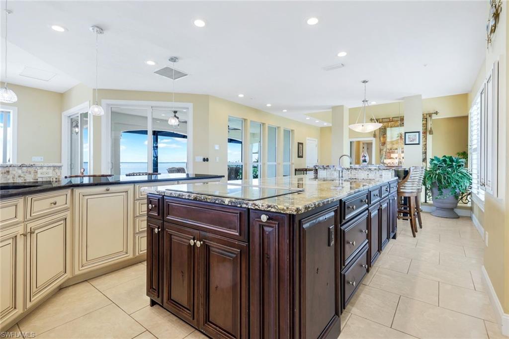 FLAMINGO HARBOUR CONDO - Residential