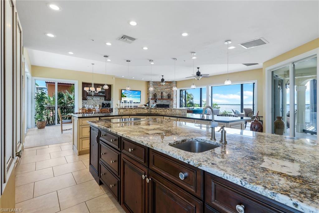 FLAMINGO HARBOUR CONDO - Residential