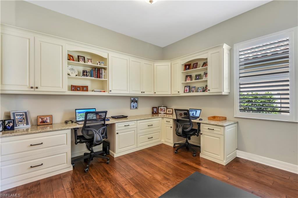 TWIN EAGLES - Residential