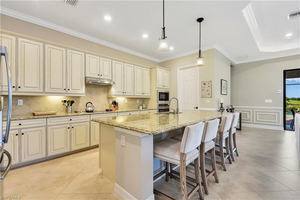 TWIN EAGLES - Residential