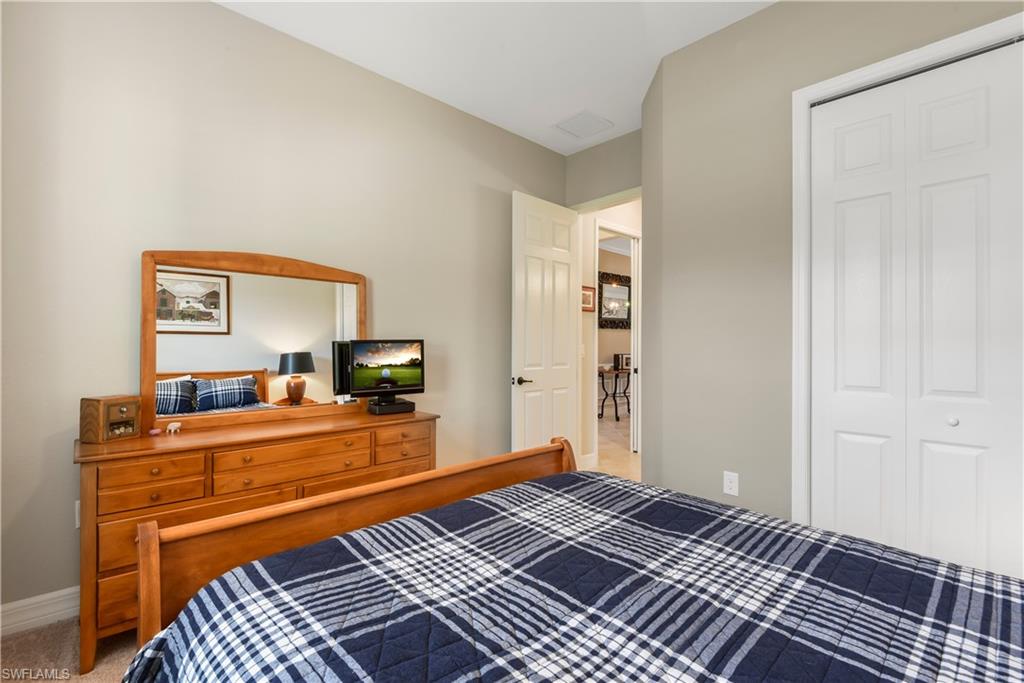 TWIN EAGLES - Residential