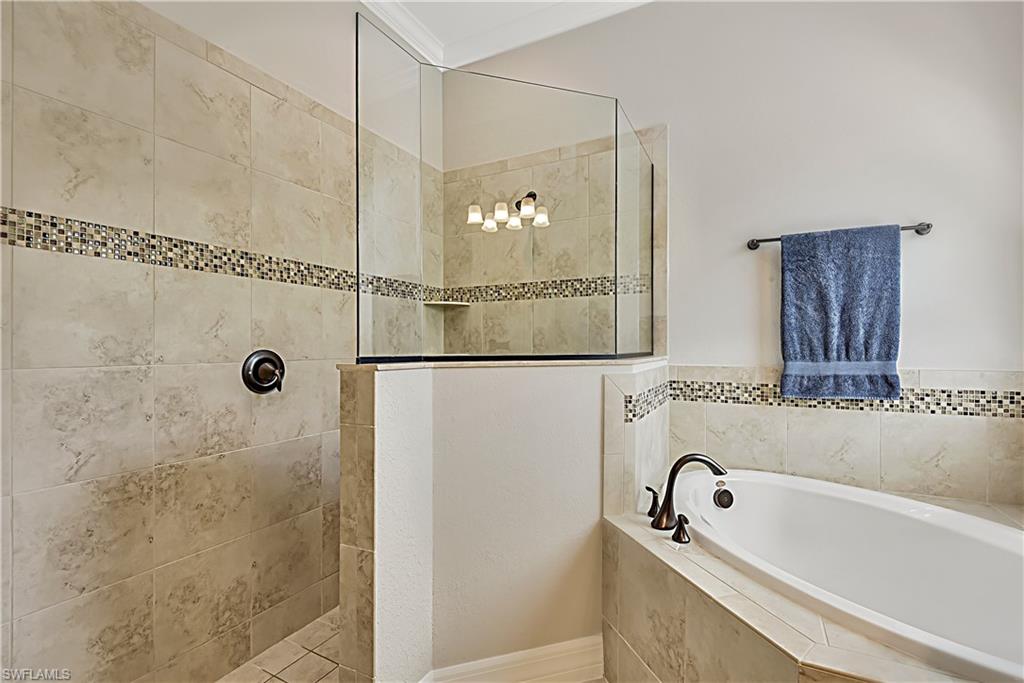 TWIN EAGLES - Residential