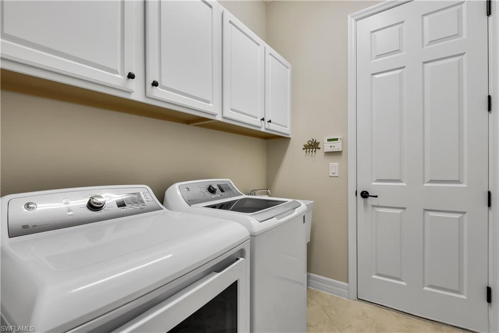 TWIN EAGLES - Residential