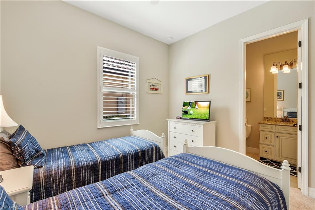 TWIN EAGLES - Residential