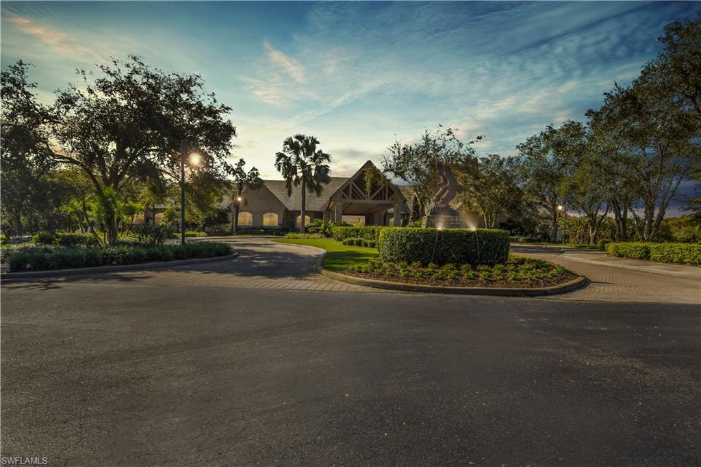 TWIN EAGLES - Residential