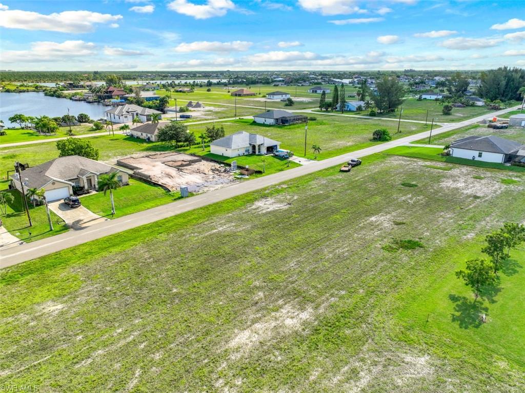CAPE CORAL - Land