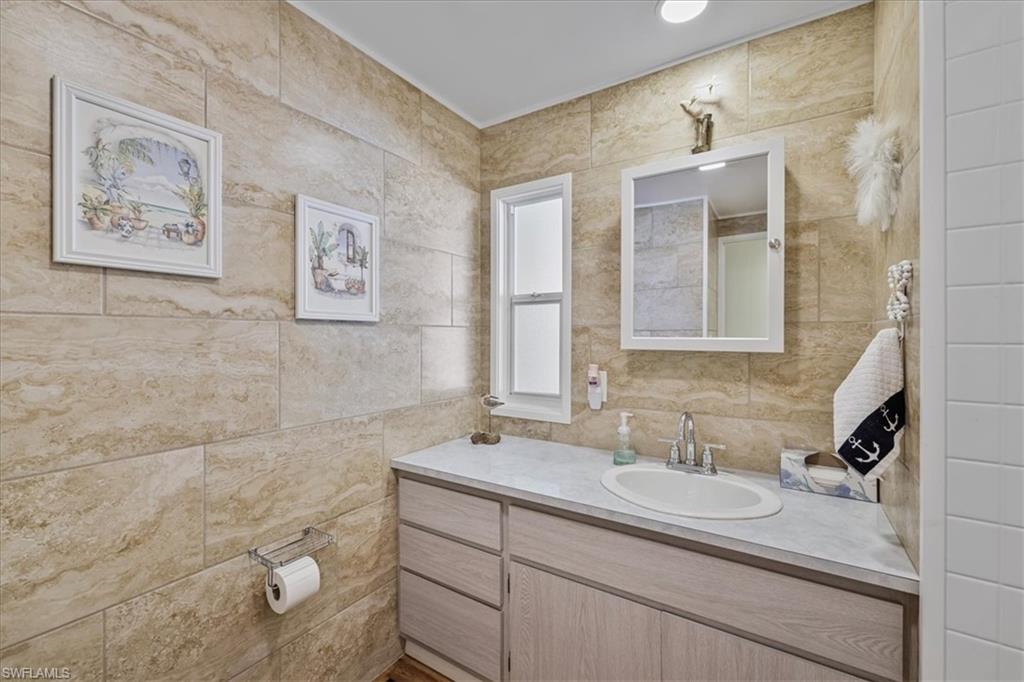 LAZY DAYS MOBILE VILLAGE - Residential