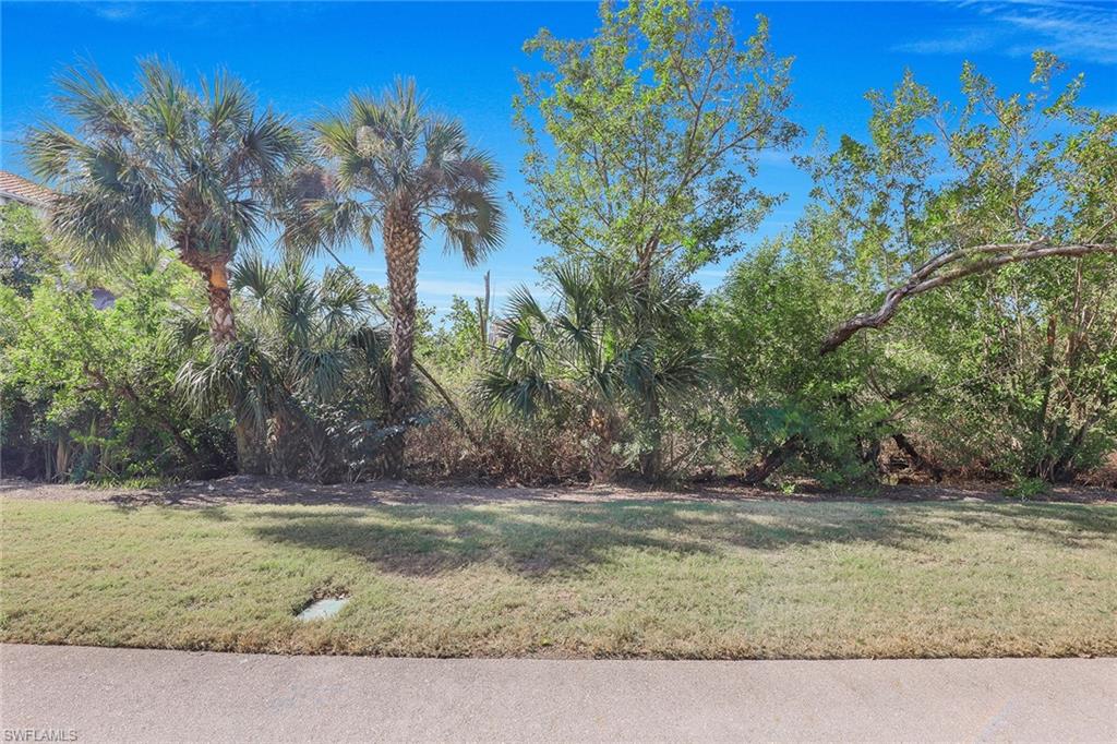 HIDEAWAY BEACH - Land