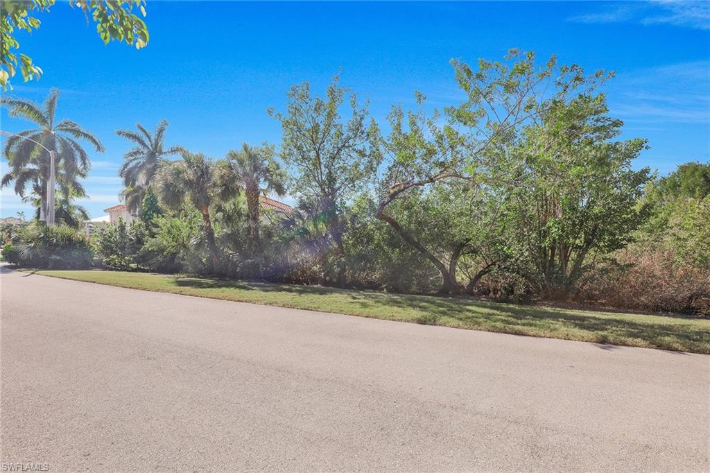 HIDEAWAY BEACH - Land