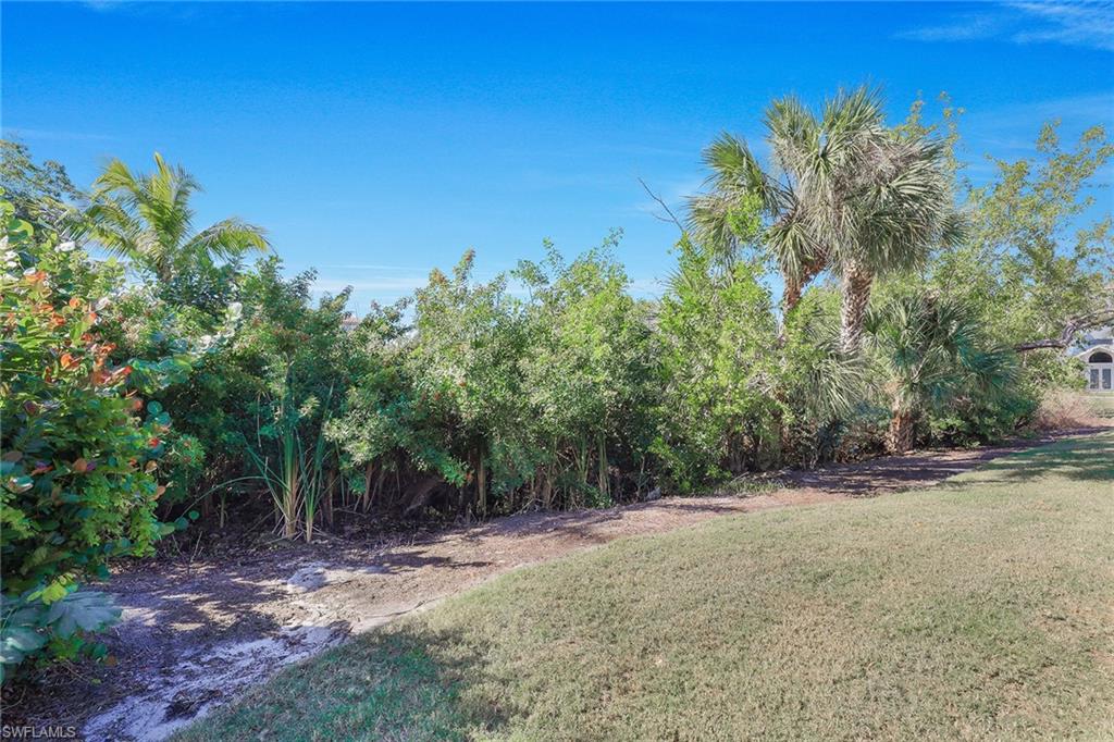 HIDEAWAY BEACH - Land