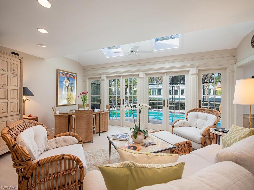 AQUALANE SHORES - Residential