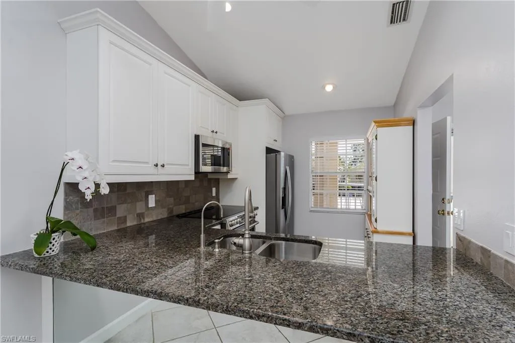 Naples, Florida 34112, United States, 2 Bedrooms Bedrooms, ,2 BathroomsBathrooms,Residential,Active,97791