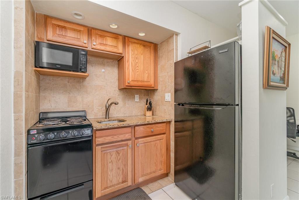 SEABREEZE APTS - Residential