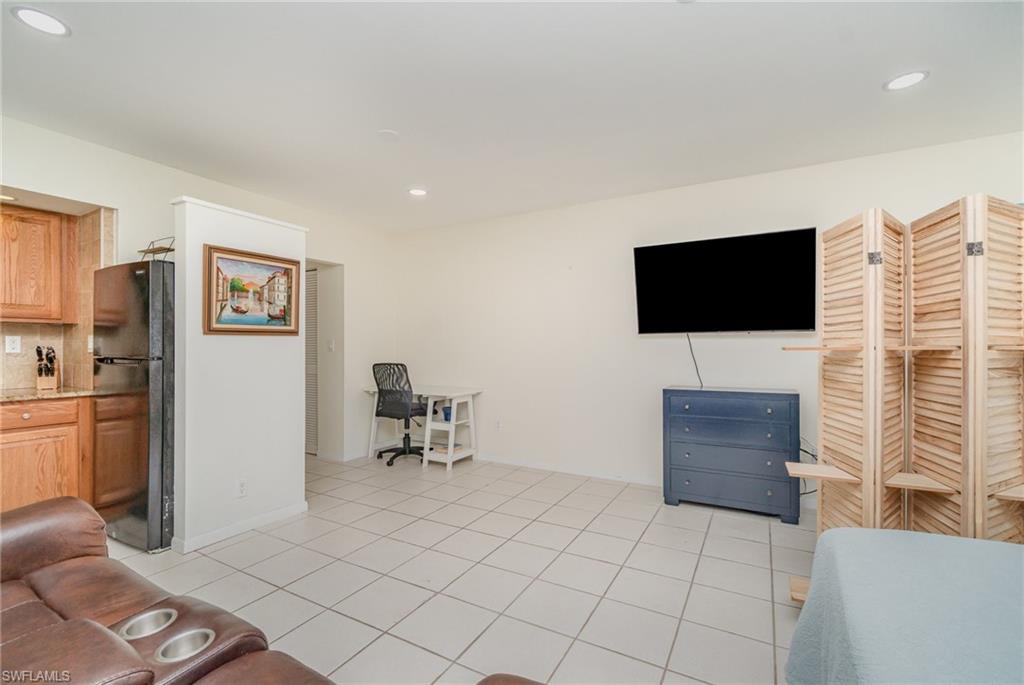 SEABREEZE APTS - Residential