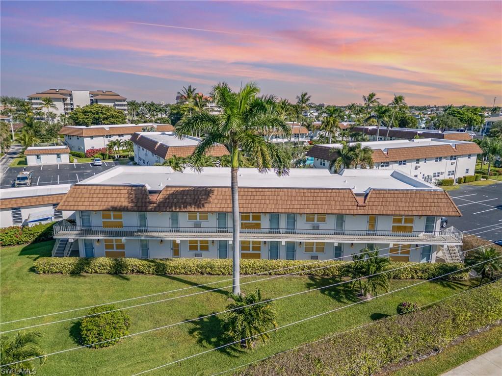 SEABREEZE APTS - Residential