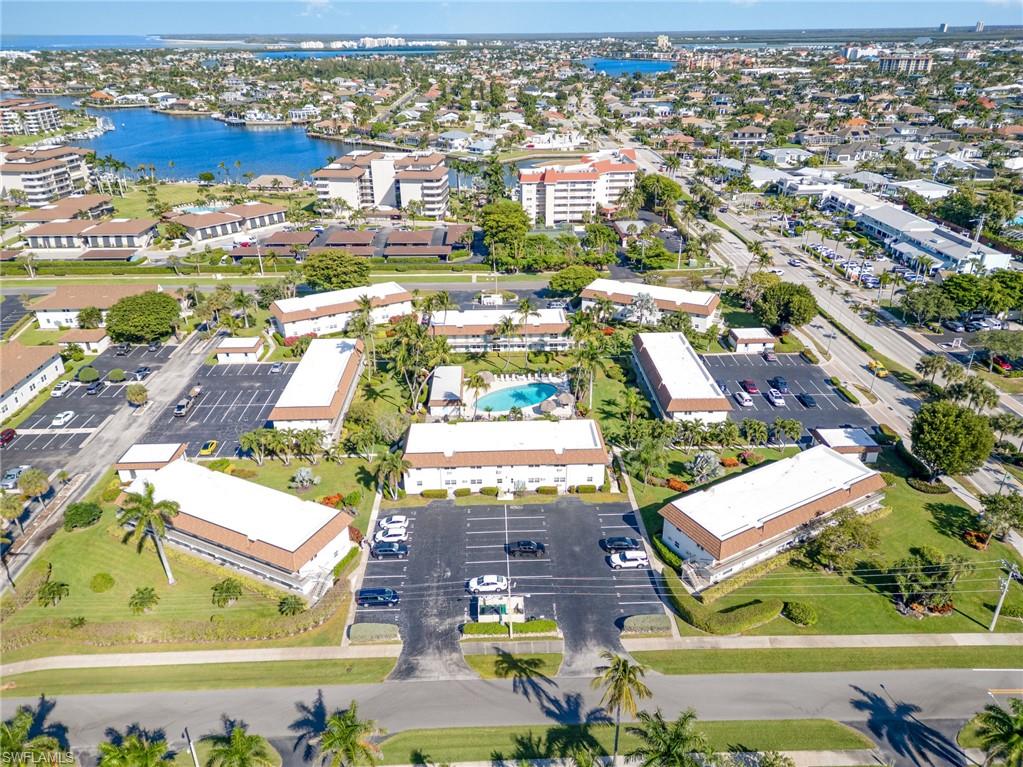 SEABREEZE APTS - Residential