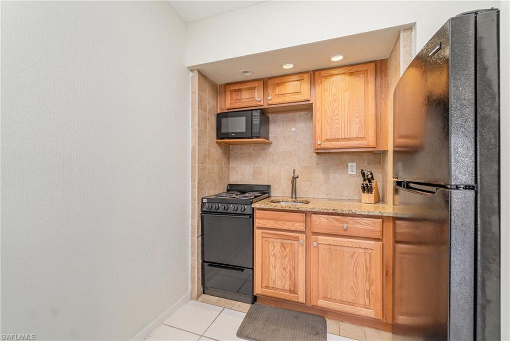 SEABREEZE APTS - Residential