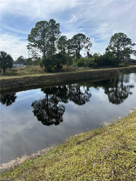 ISLAND OF HAPPINESS - Land