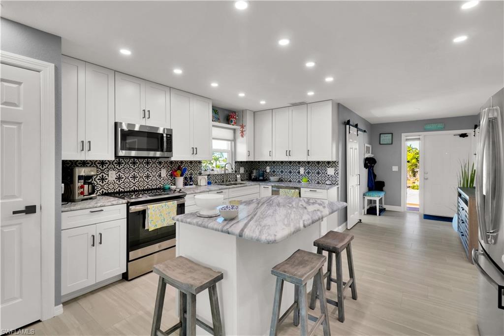 COMMODORE CONDO - Residential