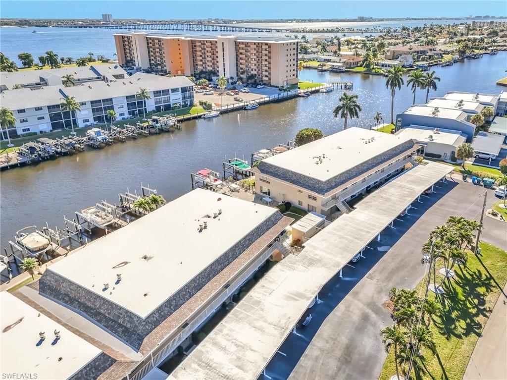 COMMODORE CONDO - Residential