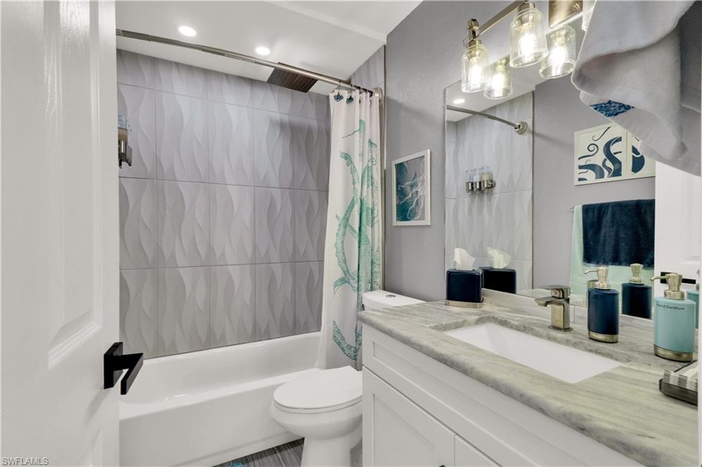 COMMODORE CONDO - Residential