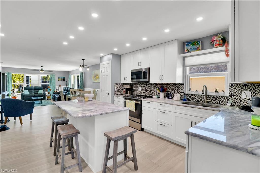 COMMODORE CONDO - Residential