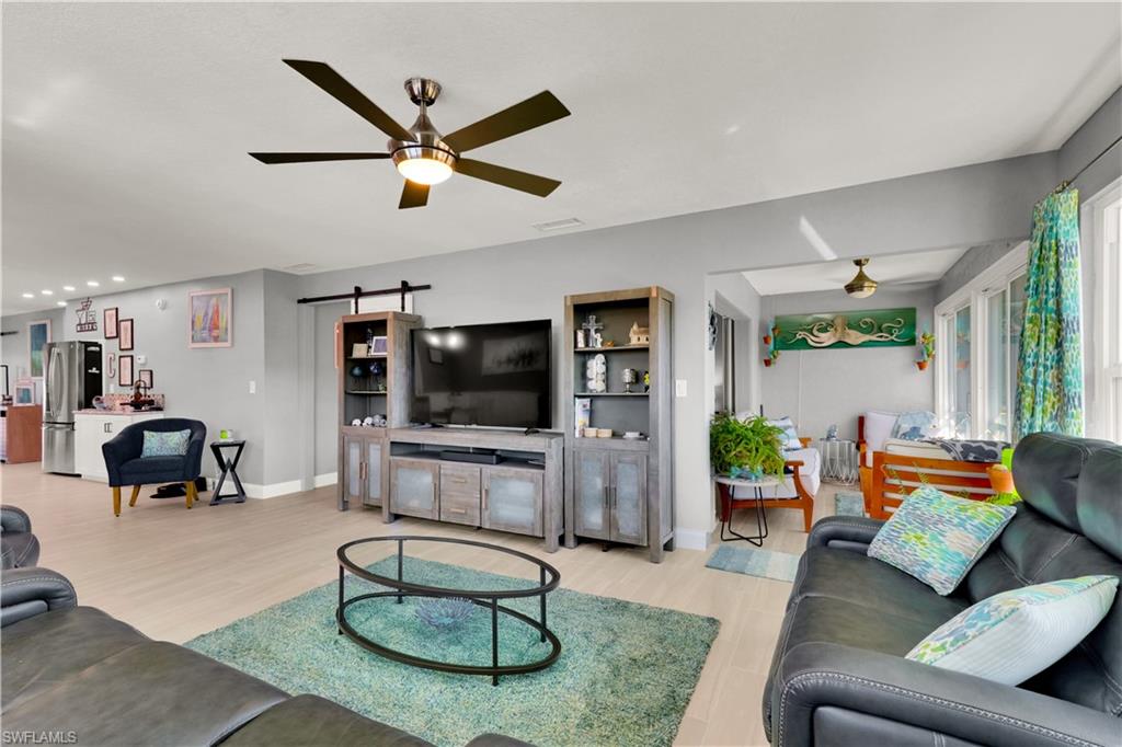 COMMODORE CONDO - Residential