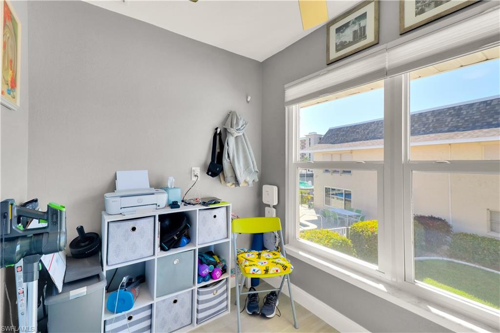 COMMODORE CONDO - Residential