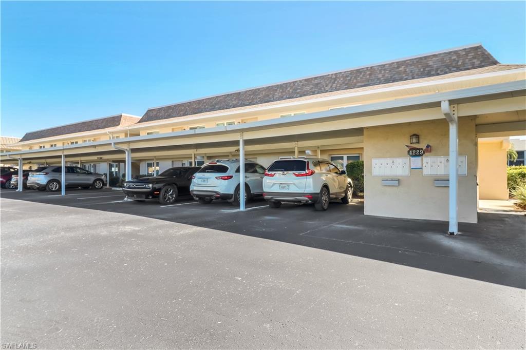 COMMODORE CONDO - Residential