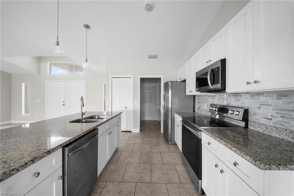 CAPE CORAL - Residential