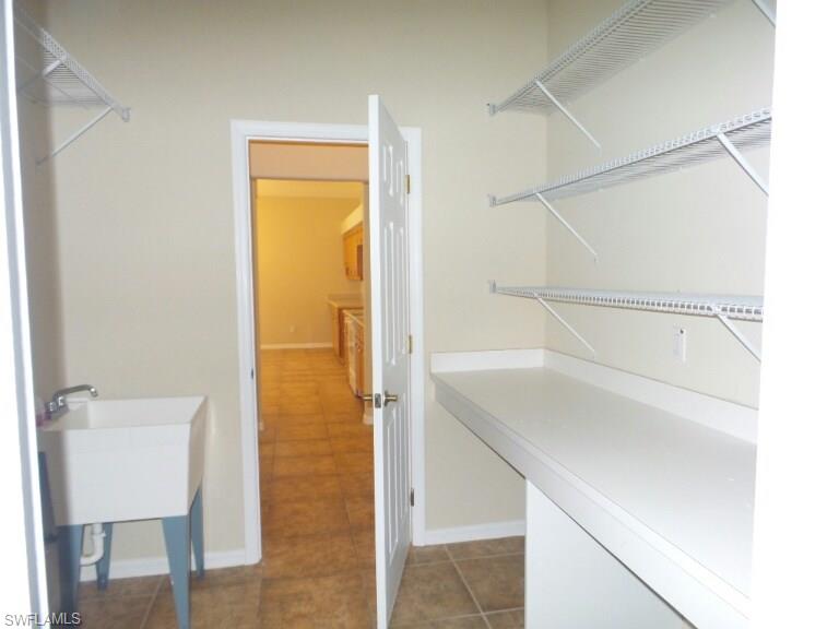 SAN CARLOS PARK - Residential